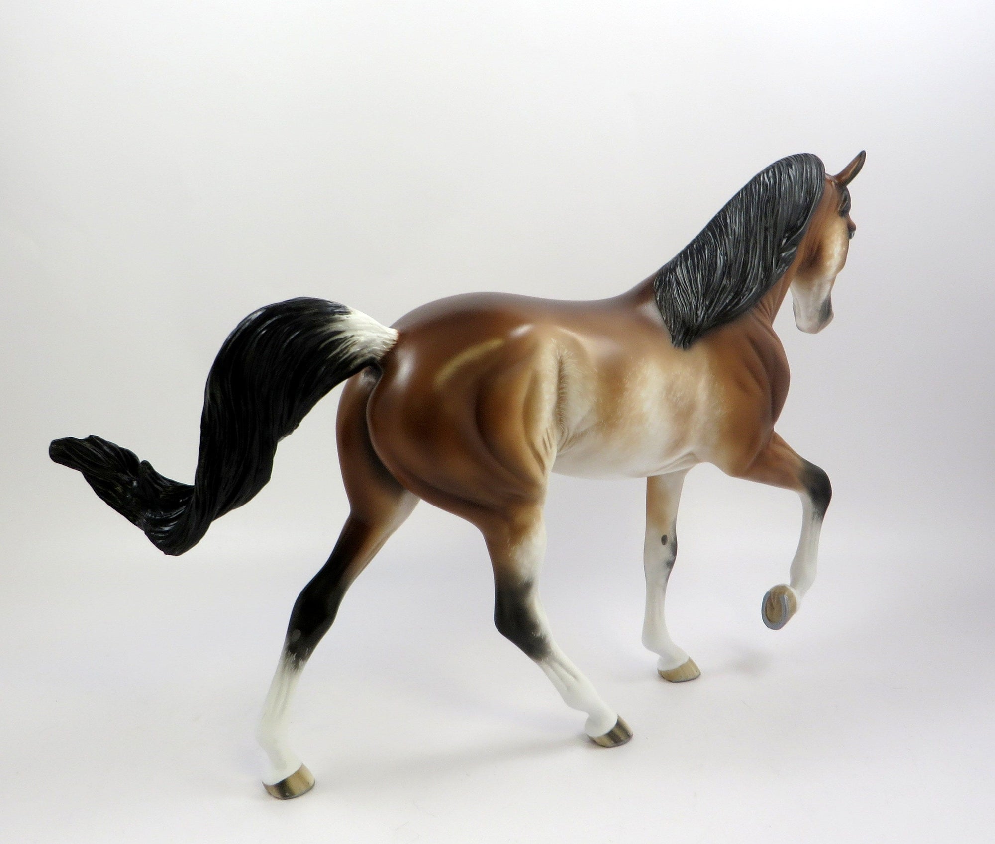 PAJAMA GAME-OOAK BAY SABINO TWH MODEL HORSE BY SHERYL LEISURE 5-30-19