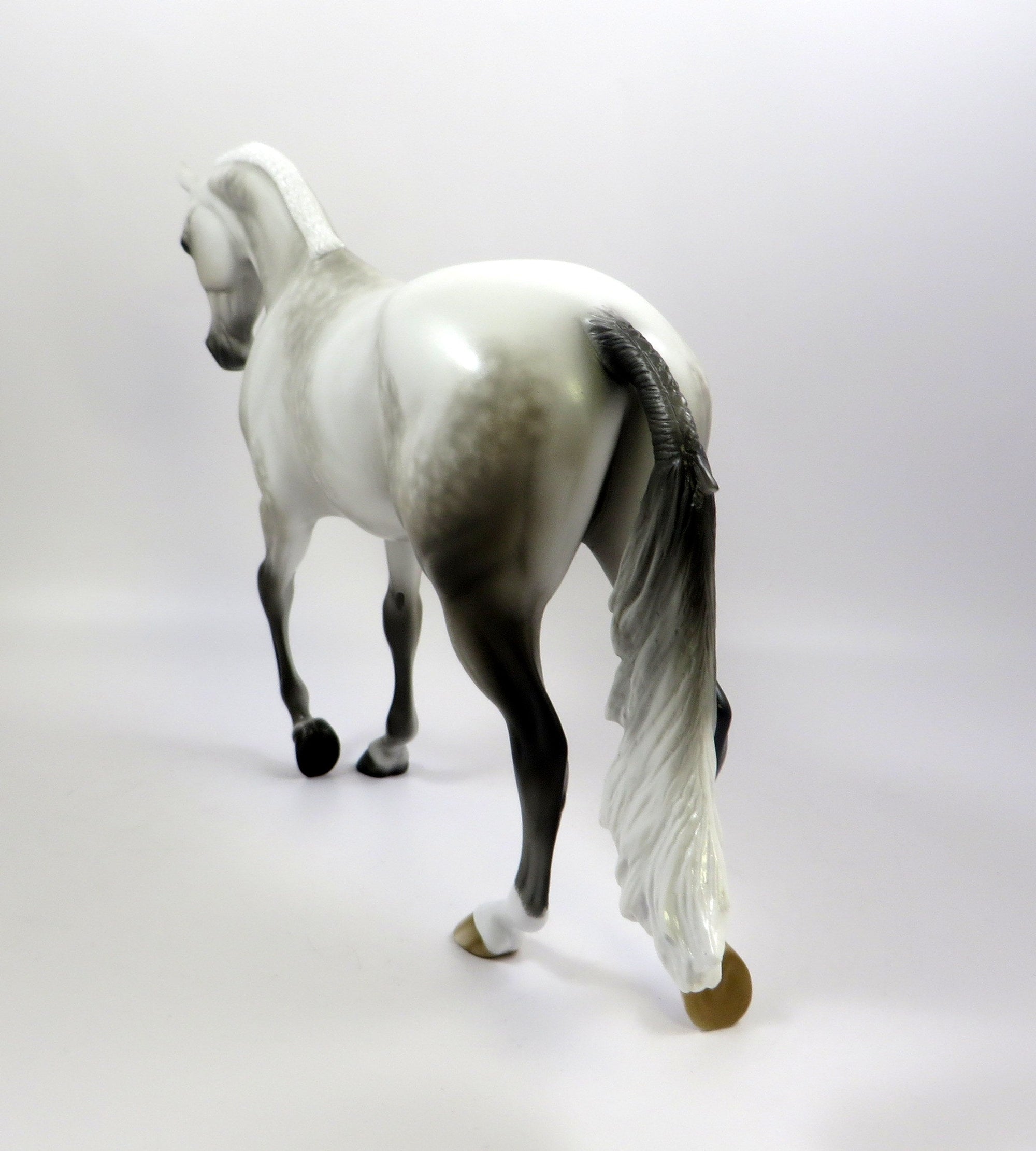 PILLOW TALK - STAR DAPPLE GREY THOROUGHBRED MODEL HORSE BY SHERYL LEISURE 5/29/19