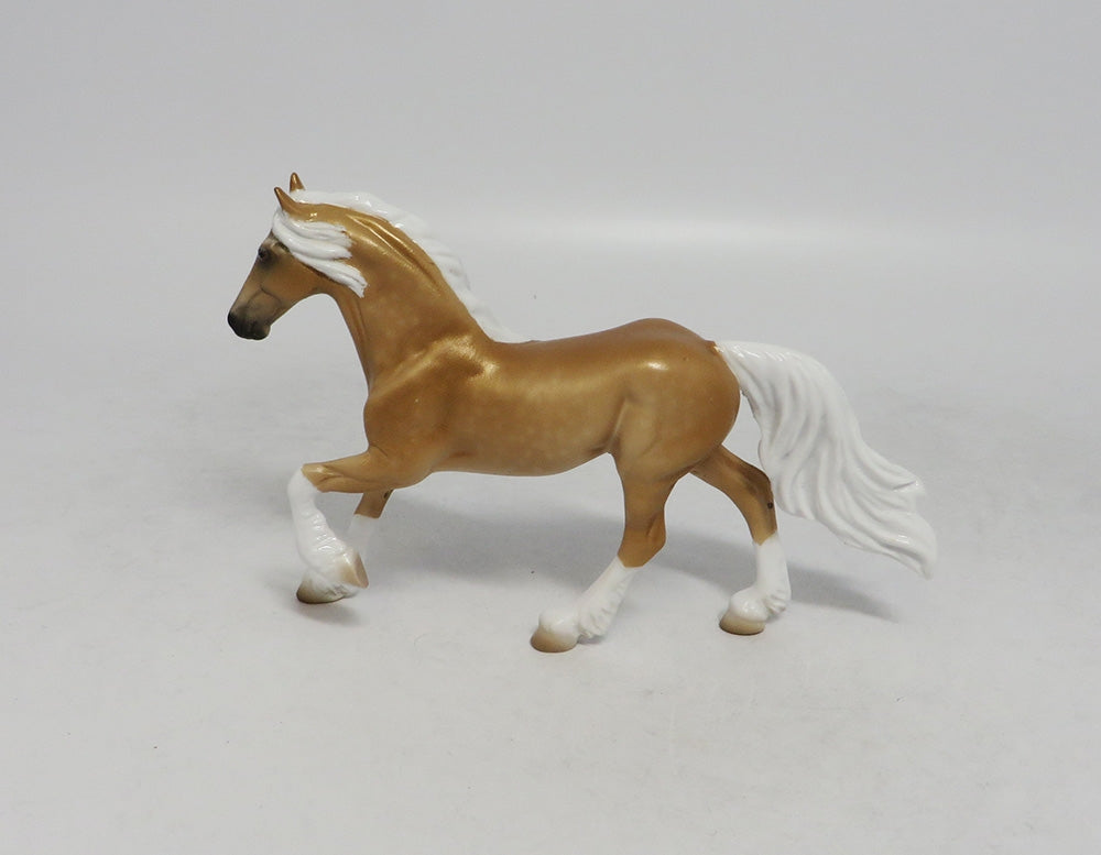 KAILUA-OOAK DAPPLE PALOMINO FRESIAN CHIP SW 2018