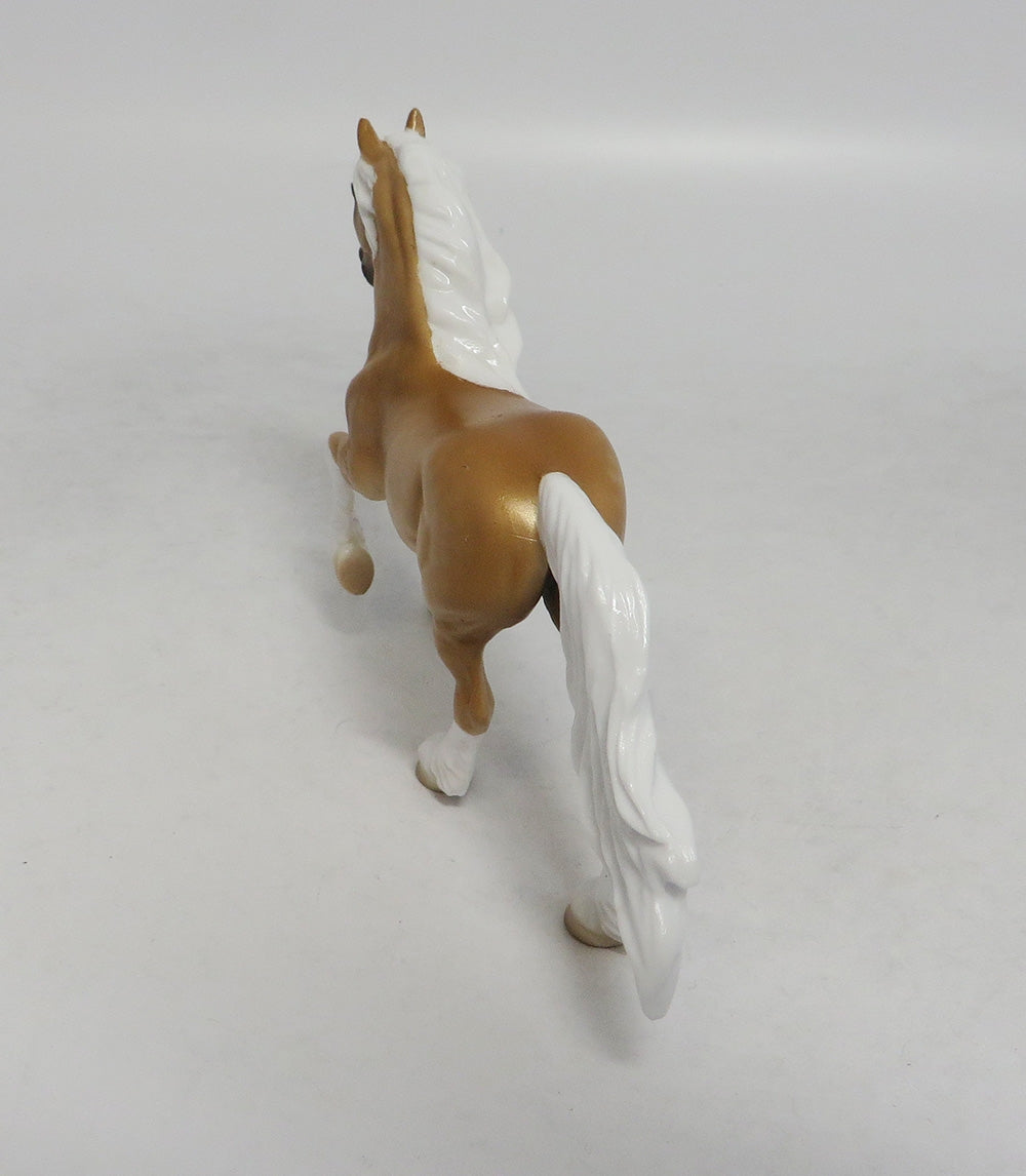 KAILUA-OOAK DAPPLE PALOMINO FRESIAN CHIP SW 2018