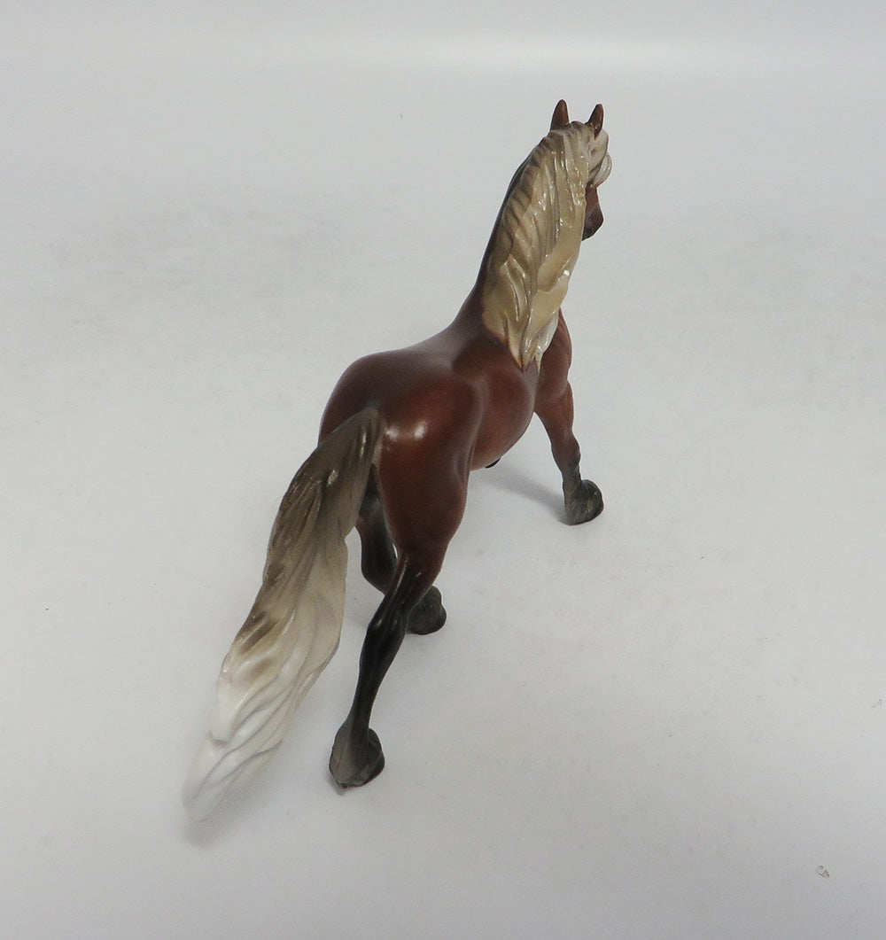 LAUDERDALE-OOAK SILVER DAPPLE FRESIAN CHIP SW 2018