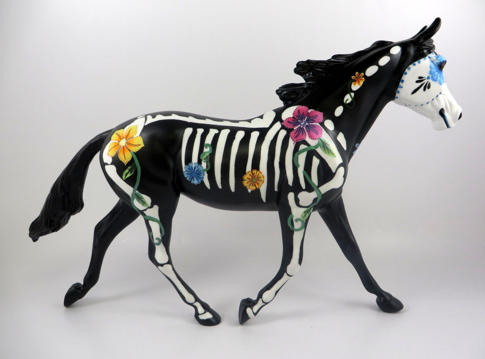 DRUSILLA-OOAK SKELETON DECORATOR PALOUSE BY DAWN QUICK MM19