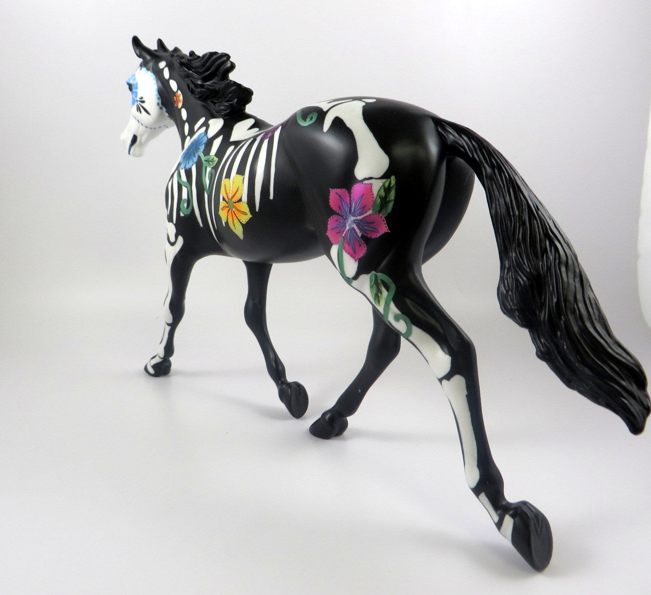 DRUSILLA-OOAK SKELETON DECORATOR PALOUSE BY DAWN QUICK MM19