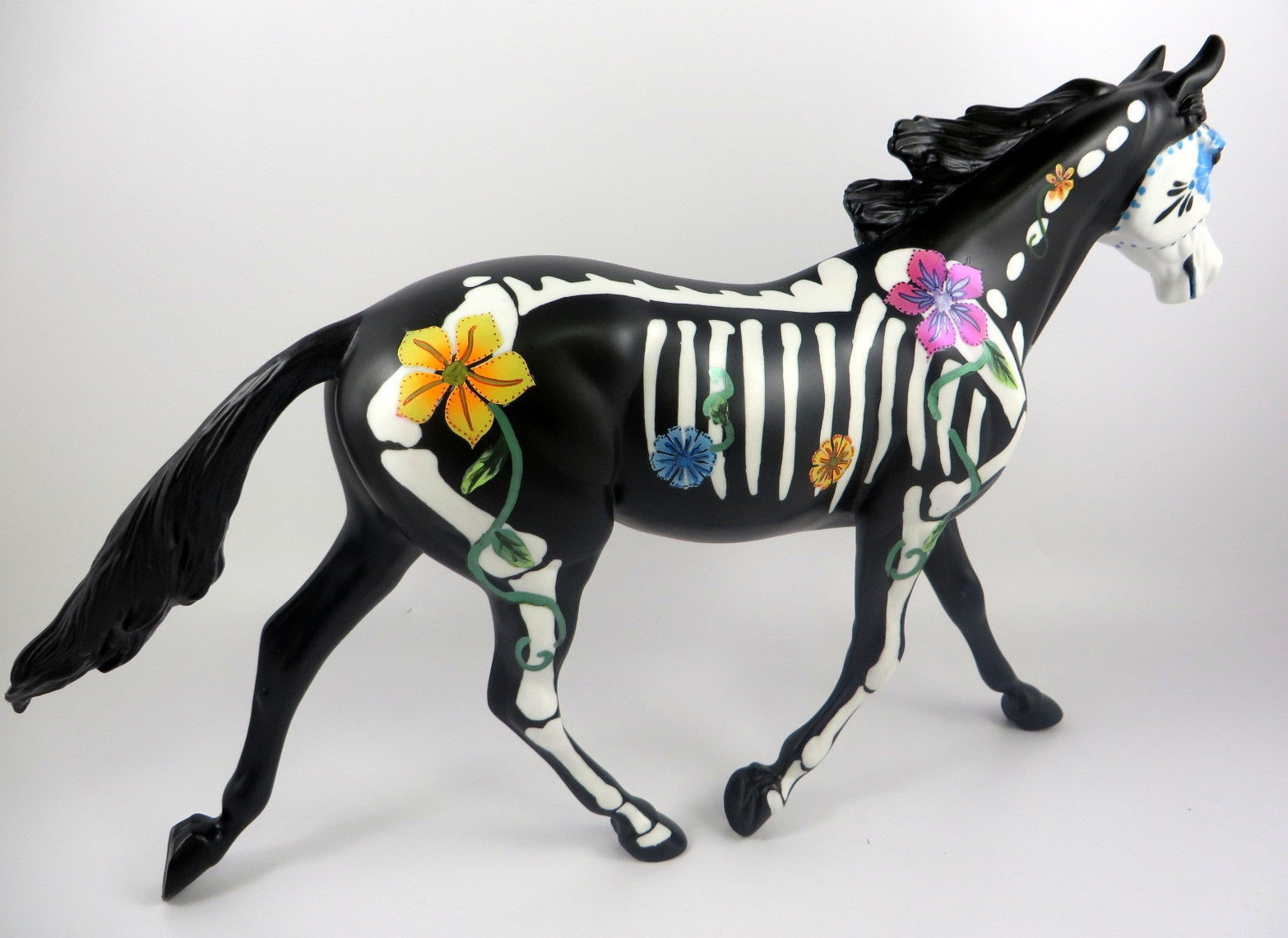 DRUSILLA-OOAK SKELETON DECORATOR PALOUSE BY DAWN QUICK MM19