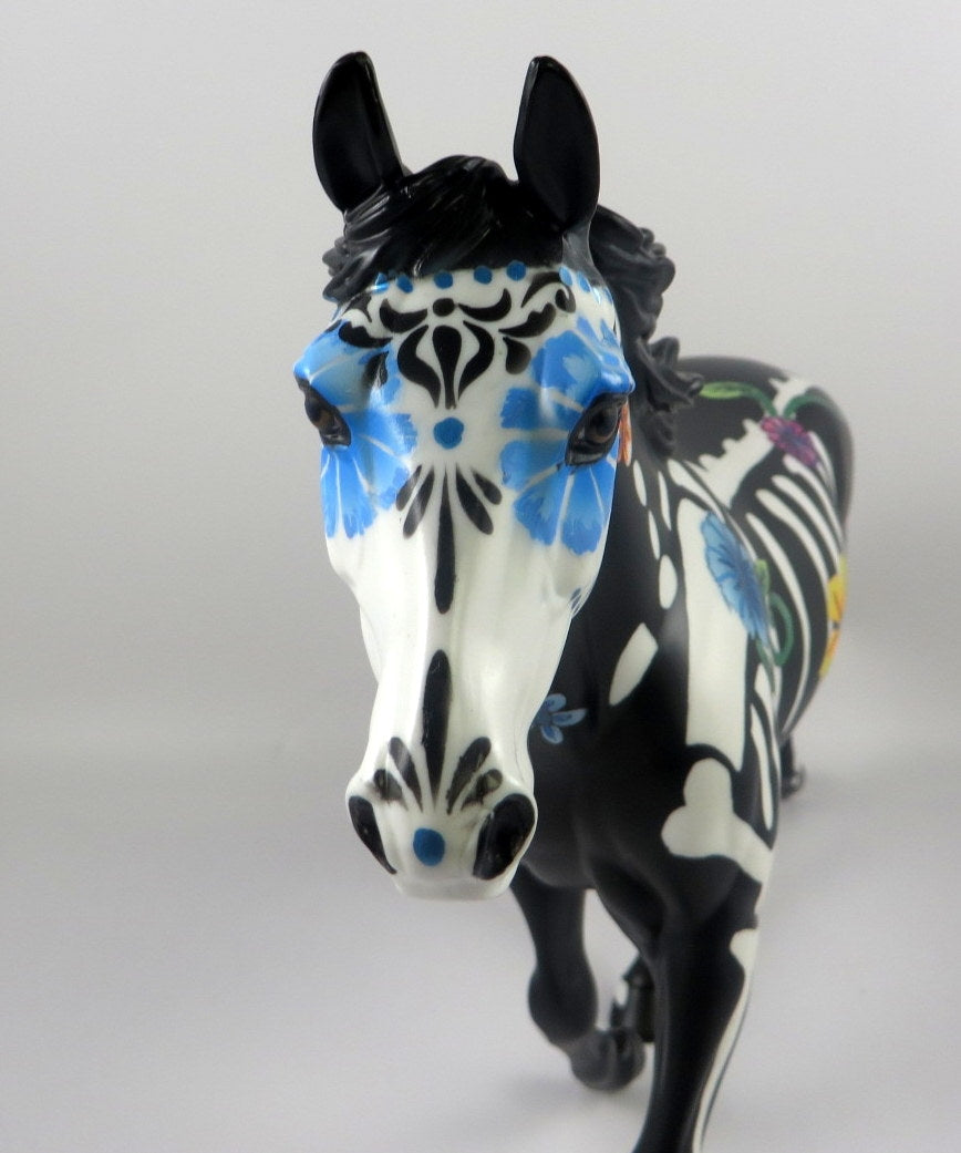 DRUSILLA-OOAK SKELETON DECORATOR PALOUSE BY DAWN QUICK MM19