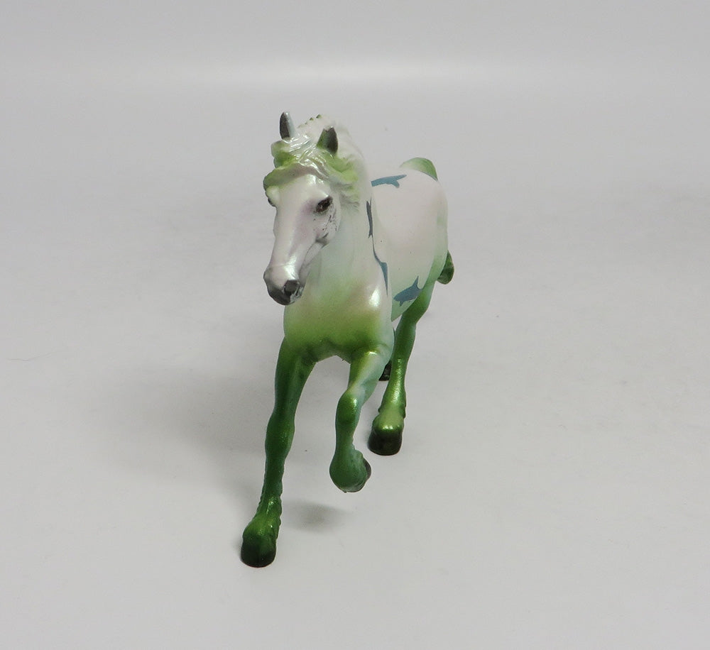 SEAWEED DREAMS- OOAK FRESIAN CHIP SHARK WEEK DECORATOR SW 2018