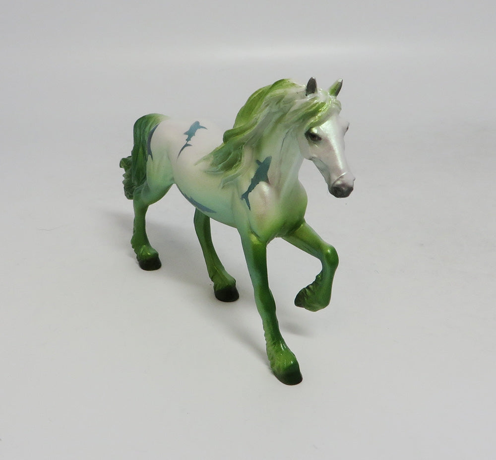 SEAWEED DREAMS- OOAK FRESIAN CHIP SHARK WEEK DECORATOR SW 2018