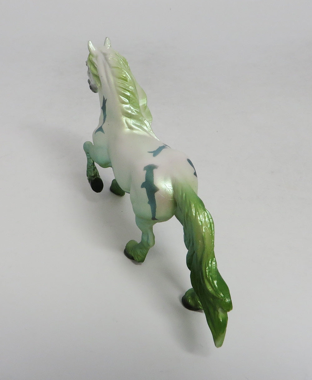SEAWEED DREAMS- OOAK FRESIAN CHIP SHARK WEEK DECORATOR SW 2018