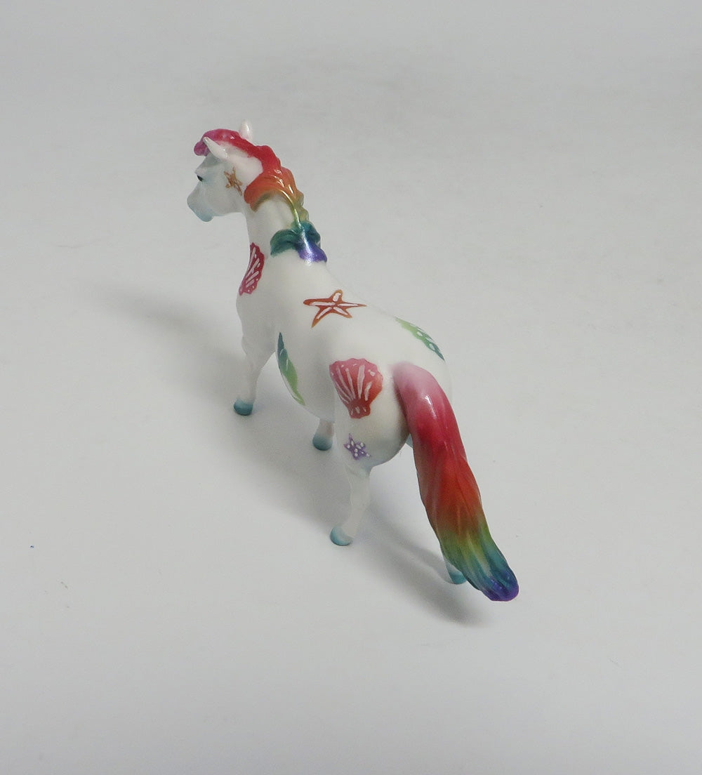 SHELLY-OOAK SEA SHELL PONY DECORATOR SW 18