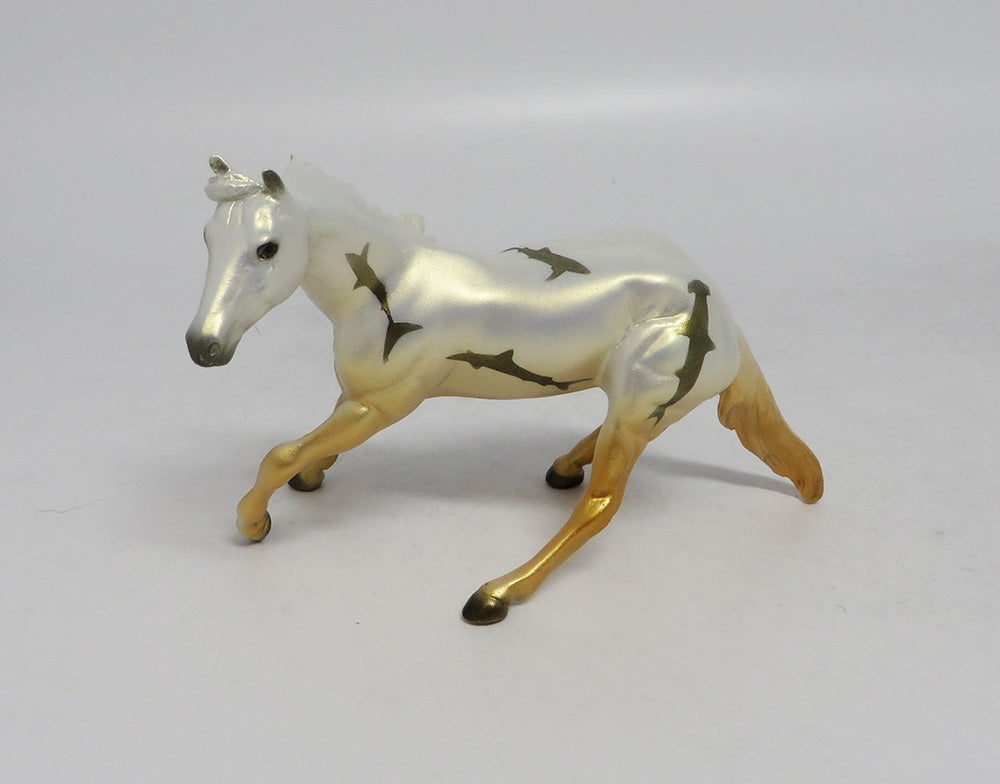 PACIFICA- OOAK CUTTER CHIP SHARK WEEK DECORATOR SW2018