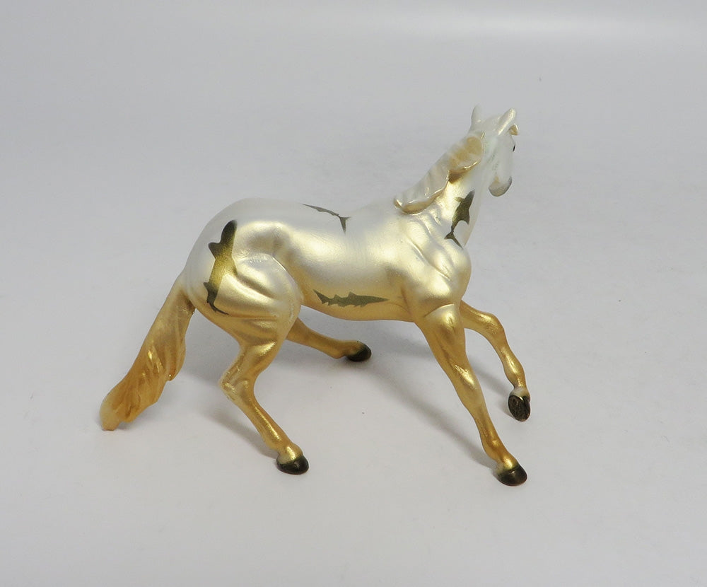 PACIFICA- OOAK CUTTER CHIP SHARK WEEK DECORATOR SW2018