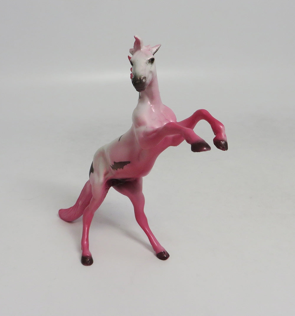 PINKIE-OOAK PINK REARING CHIP SHARK DECORATOR SW 2018