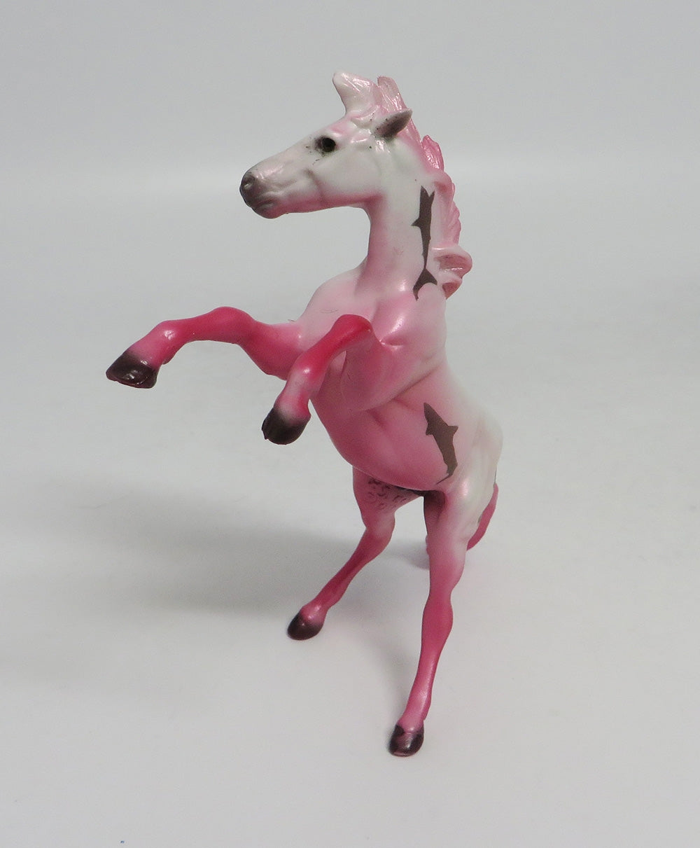 PINKIE-OOAK PINK REARING CHIP SHARK DECORATOR SW 2018