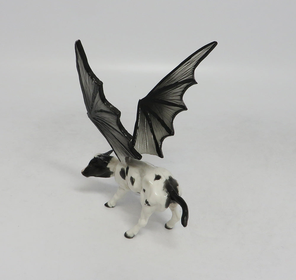 DWEEZEL- OOAK BLACK/WHITE COW BAT CHIP LHS 2018