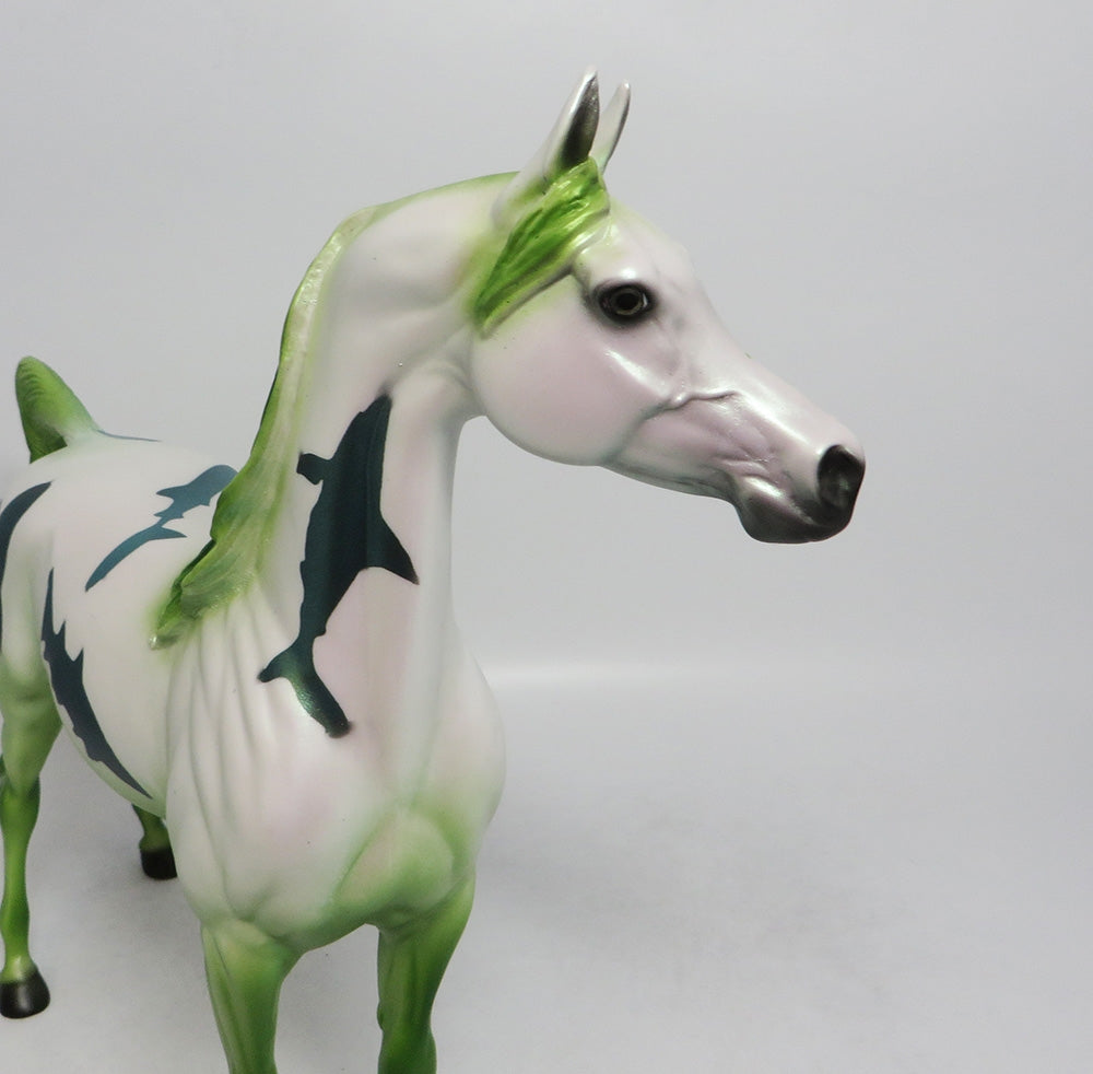 SHARK BAIT-GREEN ARABIAN SHARK DECORATOR SW 2018