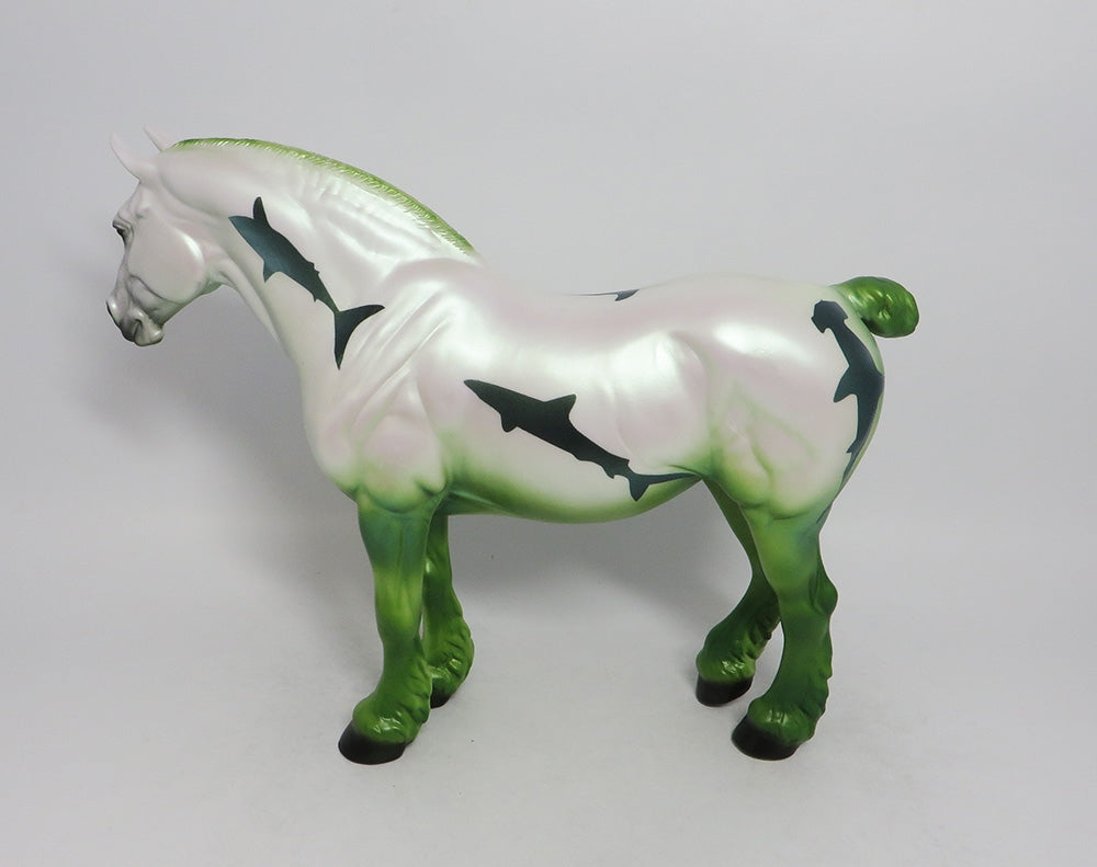 SHARK BAIT-GREEN HEAVY DRAFT MARE SHARK DECORATOR SW 2018