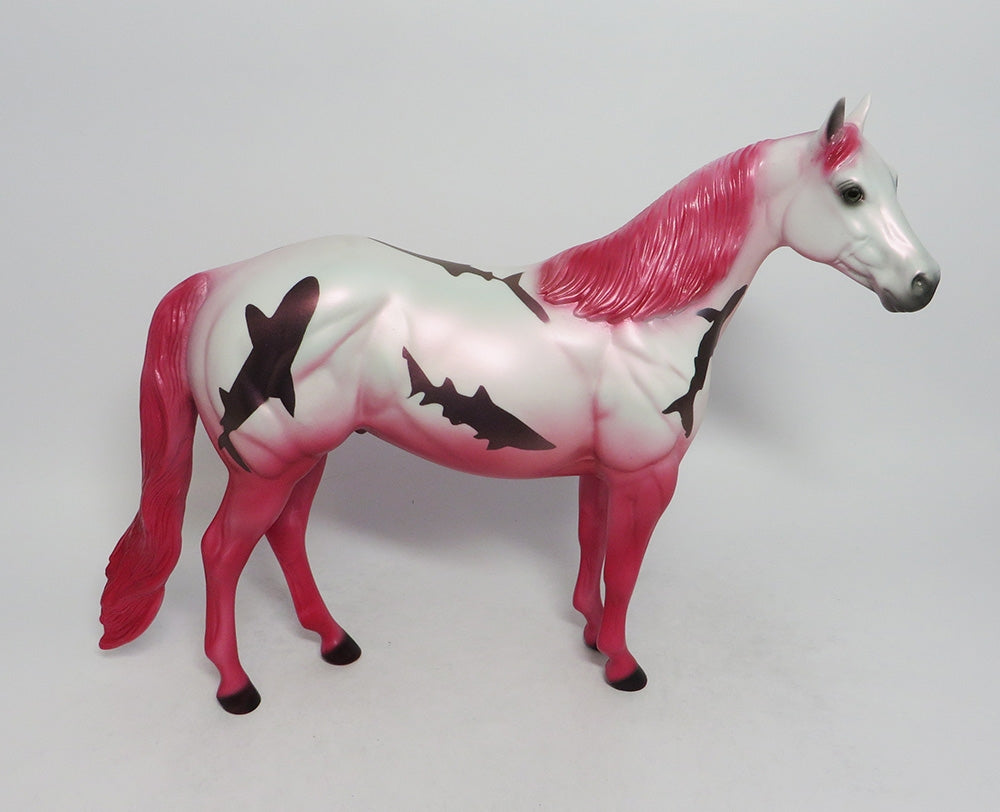 SHARK BAIT-PINK ISH SHARK DECORATOR SW 2018