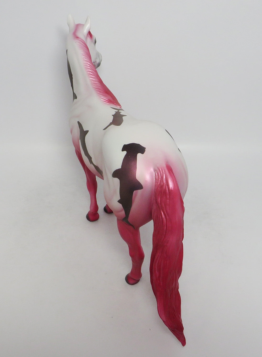 SHARK BAIT-PINK ISH SHARK DECORATOR SW 2018