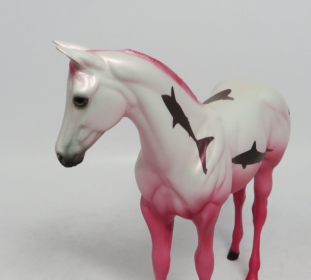 SHARK BAIT PINK-OOAK WEANLING DEACORATOR SW 18