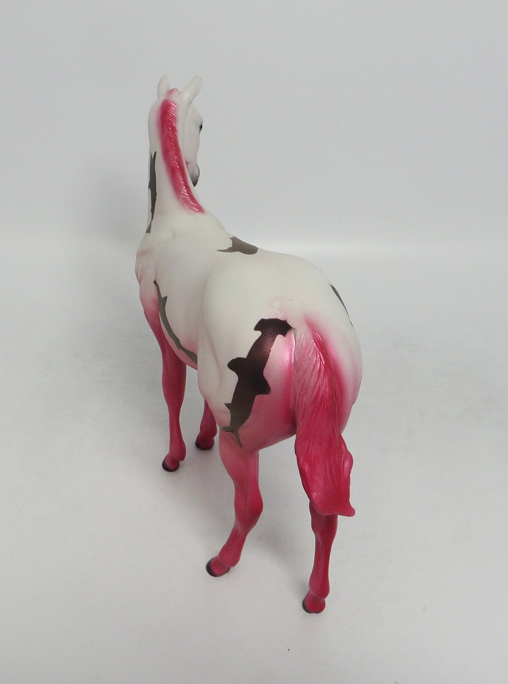 SHARK BAIT PINK-OOAK WEANLING DEACORATOR SW 18