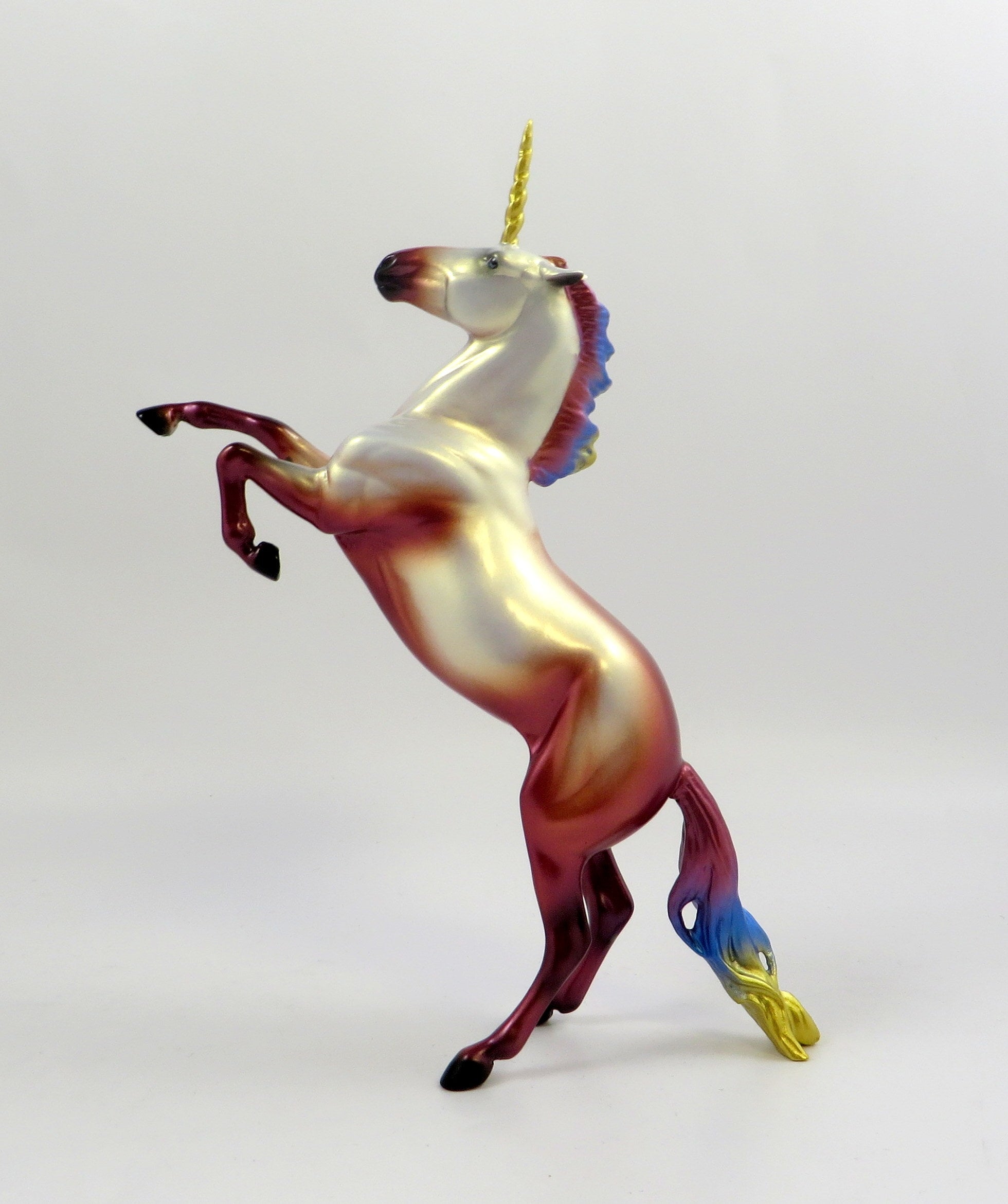 CELESTRIA-LE-10 REARING PEBBLES UNICORN 6/14/19