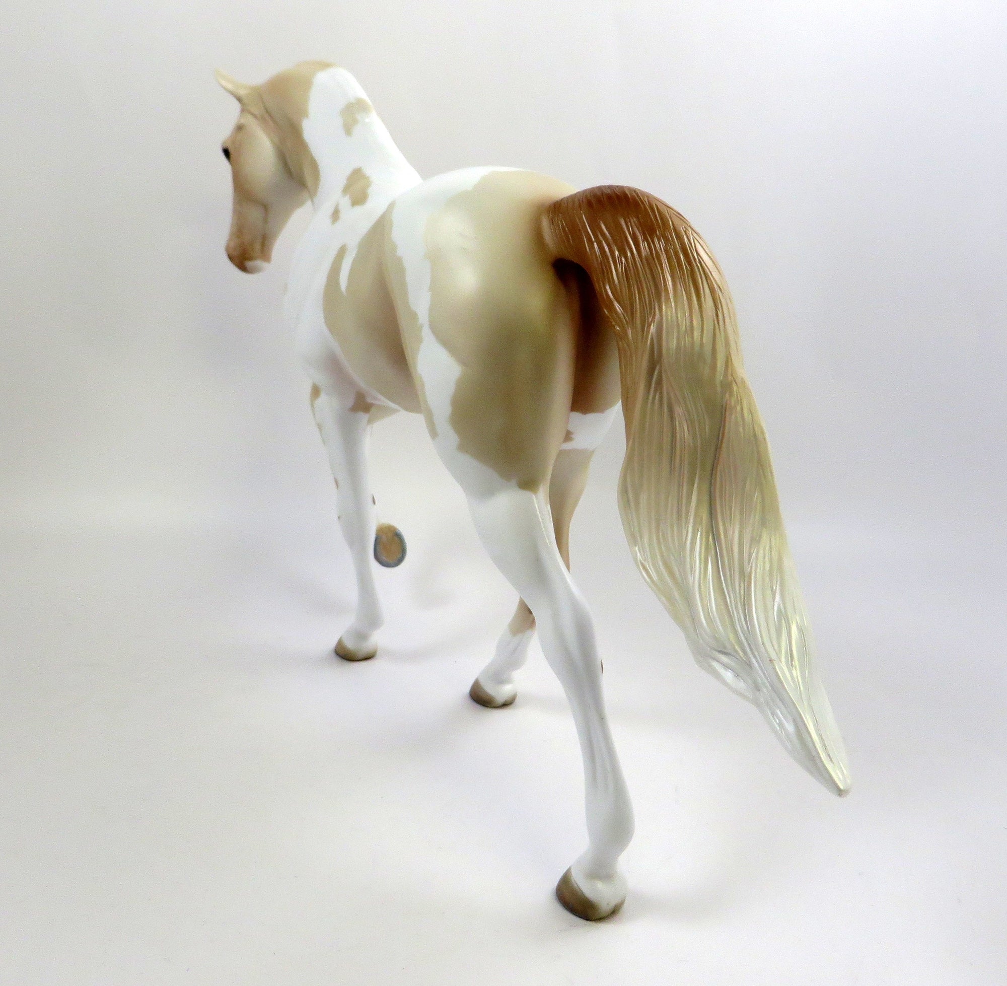 ROYAL CHANGE-OOAK PERLINO PINTO TENNESSEE WALKER MODEL HORSE EQ 2019