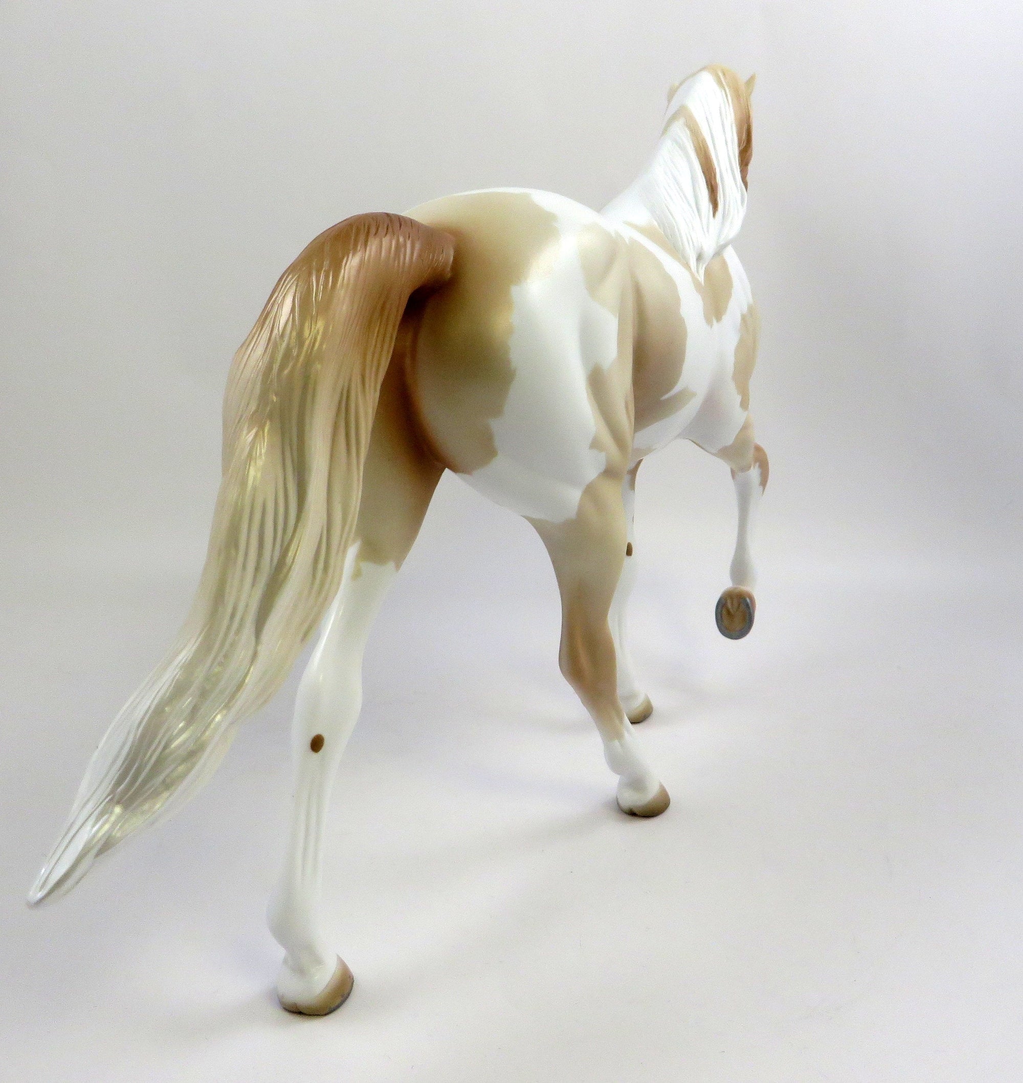 ROYAL CHANGE-OOAK PERLINO PINTO TENNESSEE WALKER MODEL HORSE EQ 2019