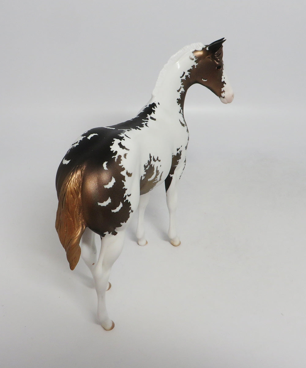 BABY BATS-OOAK BROWN WEANLING DECORATOR CHIP LHS 2018