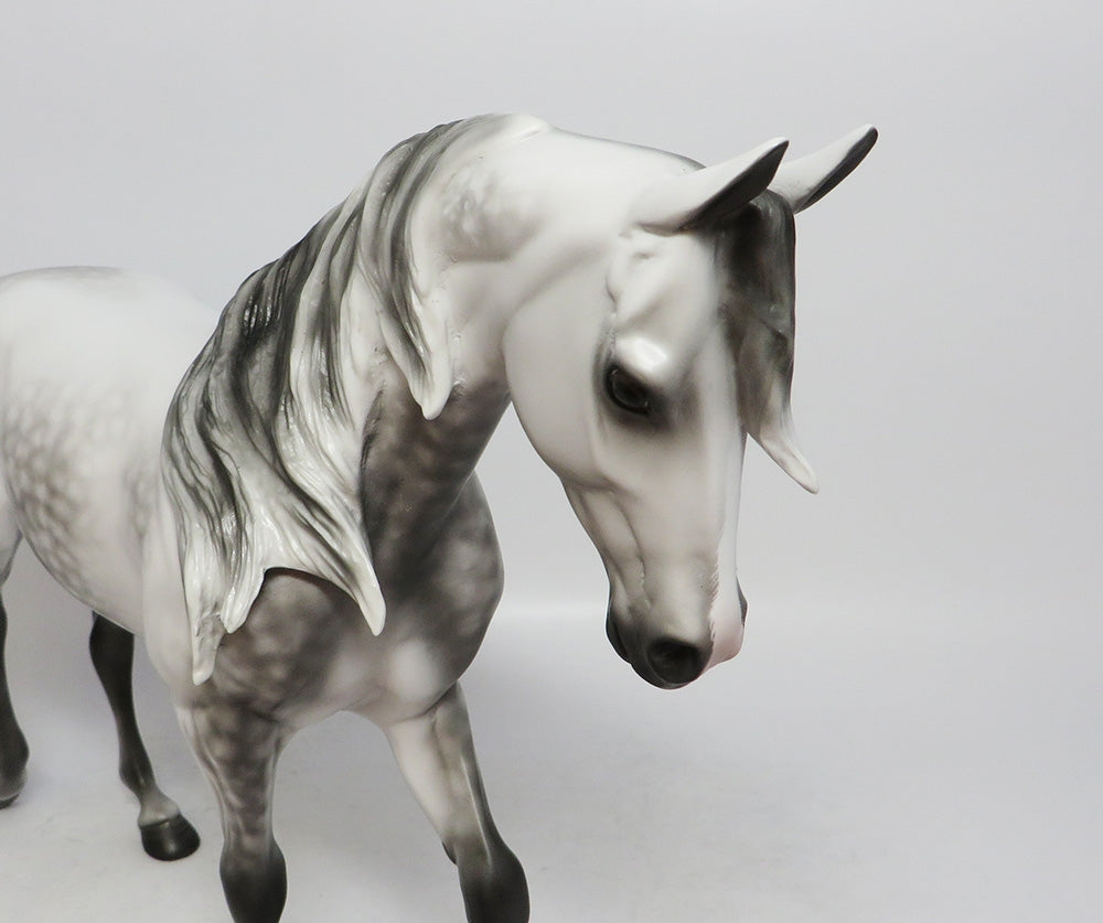MYSTERY TO ME-OOAK DAPPLE GREY THOROUGHBRED LHS 2018