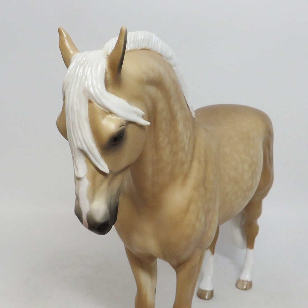 SPELLBOUND- OOAK PALOMINO DAPPLE ANDALUSIAN MODEL BY SHERYL LEISURE 10/4/2018