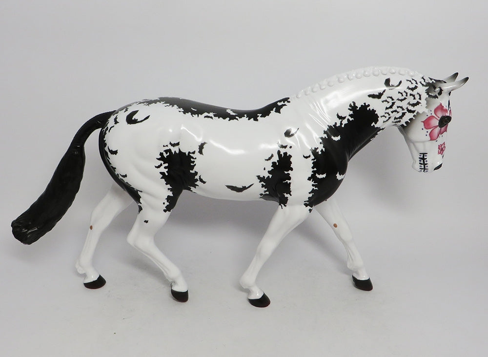 LENNON -OOAK BLACK/WHITE IRISH DRAFT BAT DECORATOR MM 2018