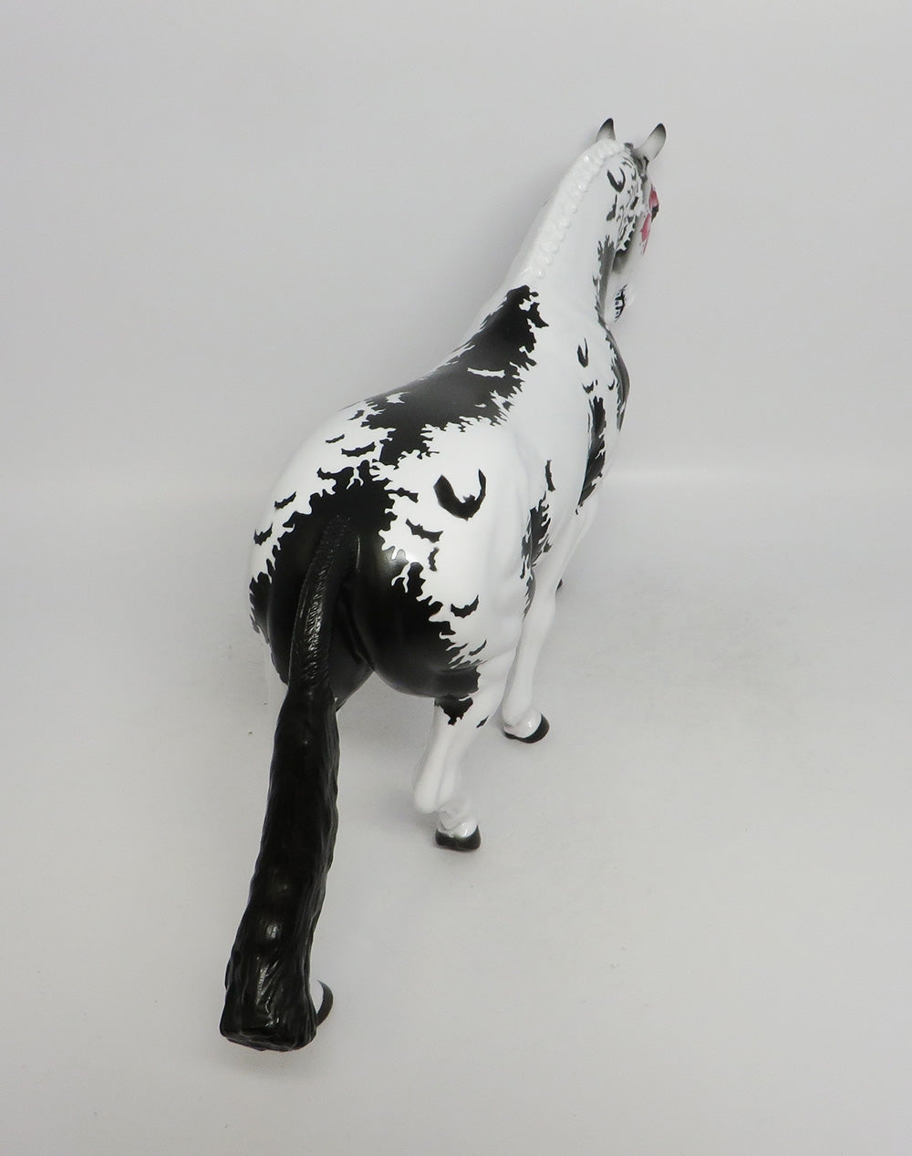 LENNON -OOAK BLACK/WHITE IRISH DRAFT BAT DECORATOR MM 2018