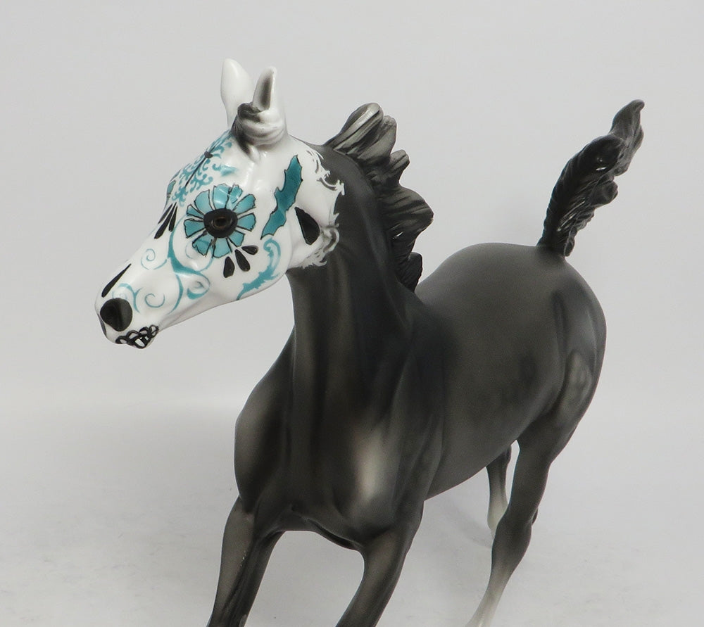 OZUL- OOAK GREY SUGAR SKULL WITH JEWELS YEARLING MODEL HORSE MM 2018