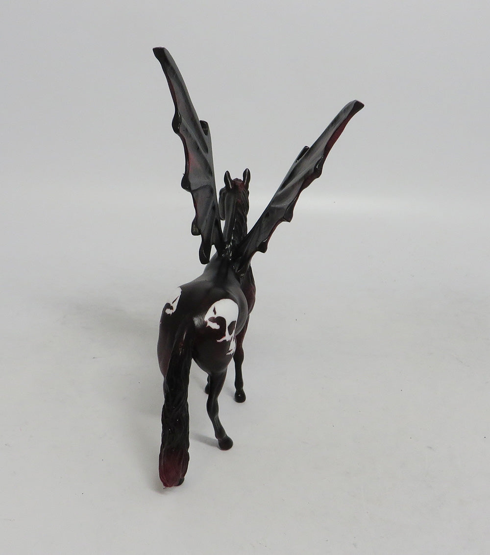 CHANGELING-OOAK ANDALUSIAN BAT CHIP DECORATOR MM 2018