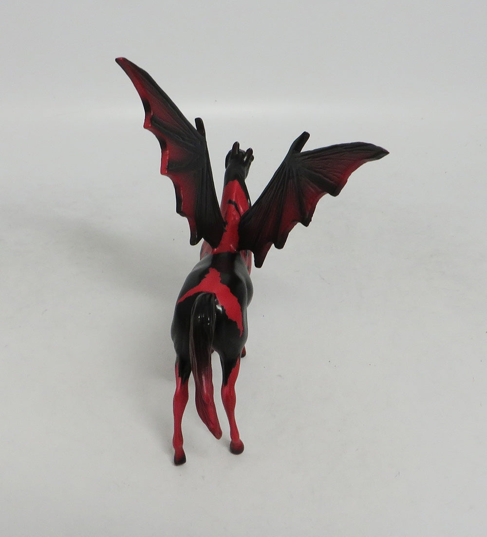 AEROSMITH-OOAK BLACK AND RED PAINT ARABIAN BAT CHIP MM 2018