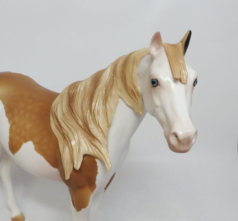 LARAMIE-LE-4 DAPPLE CHESTNUT SPLASH ISH MODEL HORSE 10/12/18