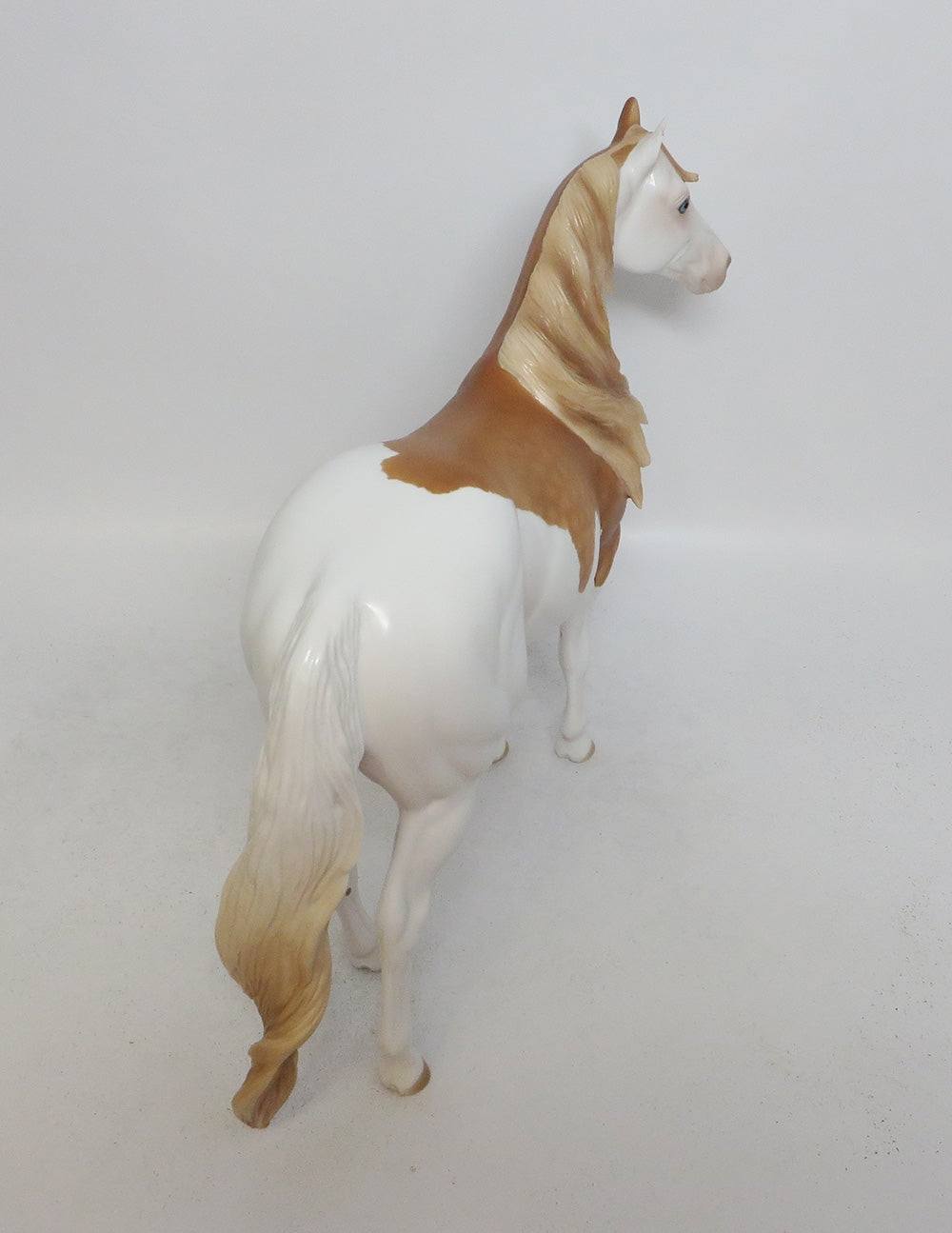 LARAMIE-LE-4 DAPPLE CHESTNUT SPLASH ISH MODEL HORSE 10/12/18