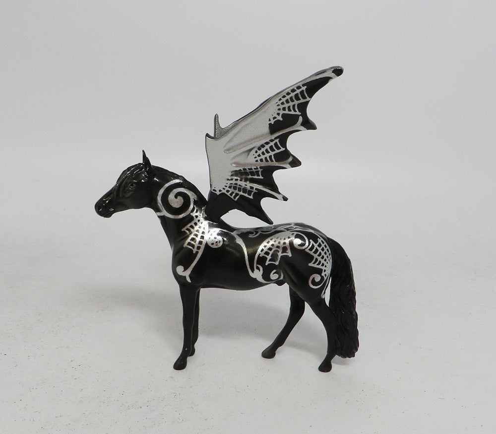 SCROLL-OOAK BLACK ANDALUSIAN BAT CHIP MM 2018