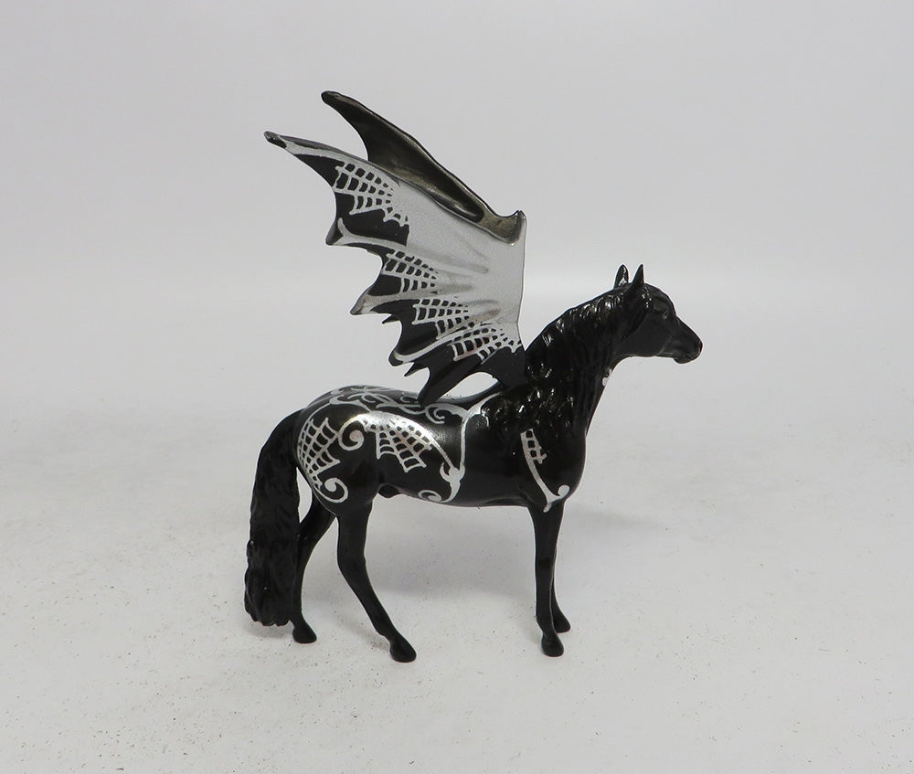 SCROLL-OOAK BLACK ANDALUSIAN BAT CHIP MM 2018