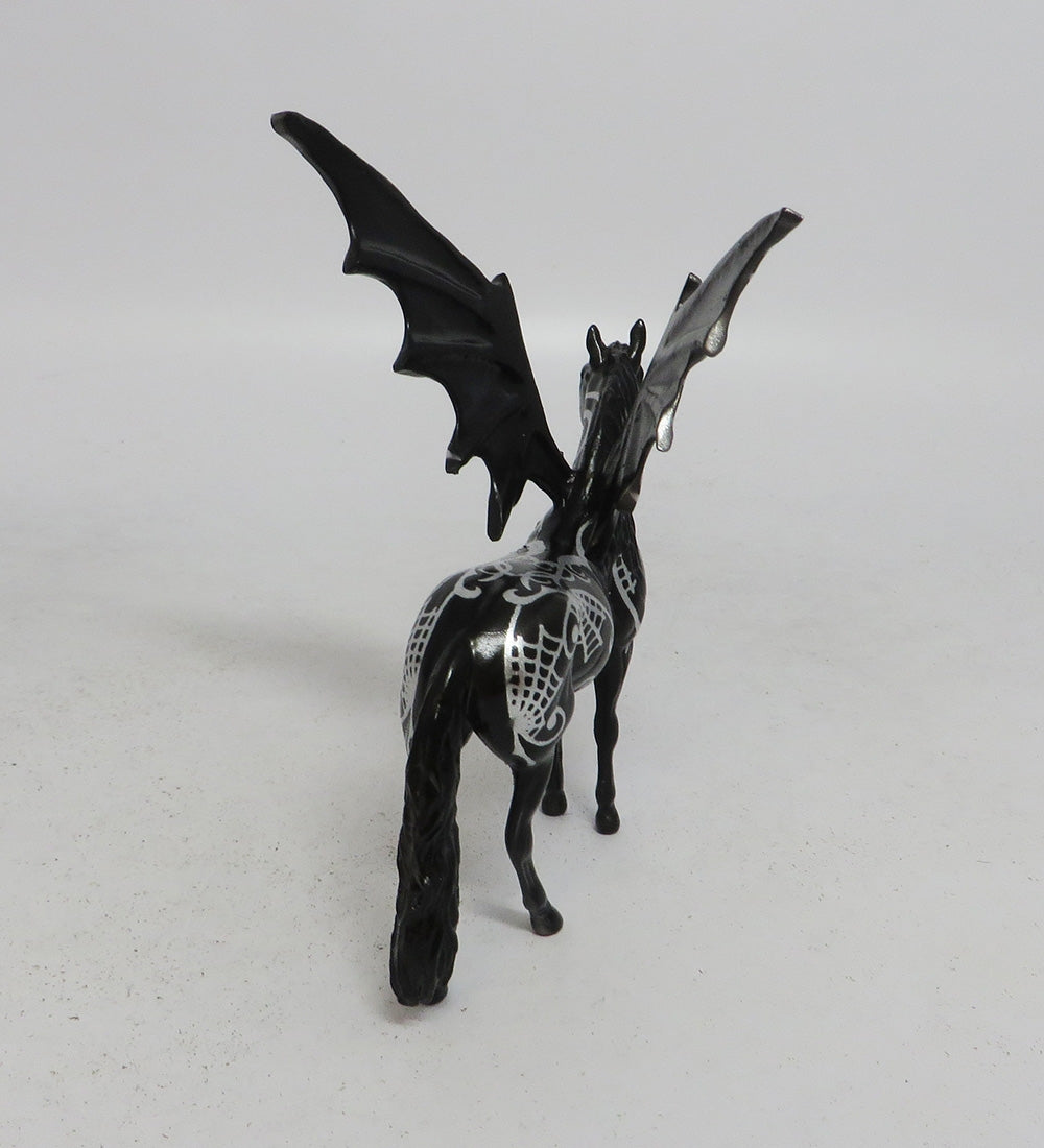 SCROLL-OOAK BLACK ANDALUSIAN BAT CHIP MM 2018