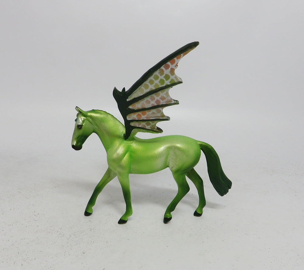 SCALES-OOAK GREEN SCALED WARMBLOOD BAT CHIP MM 2018