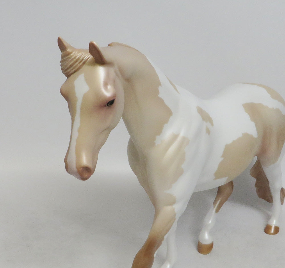 TEN SLEEP-LE-4 CHAMPAGNE PINTO PONY MODEL HORSE 10/12/18