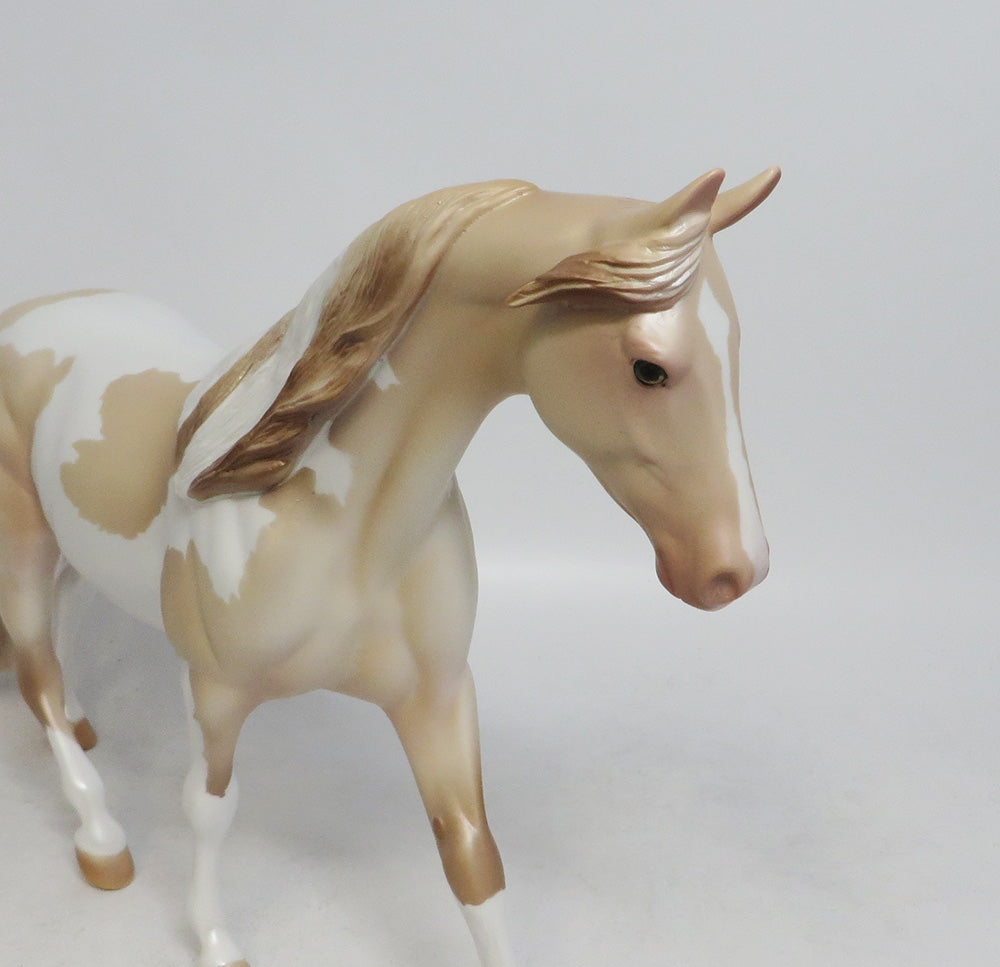 TEN SLEEP-LE-4 CHAMPAGNE PINTO PONY MODEL HORSE 10/12/18