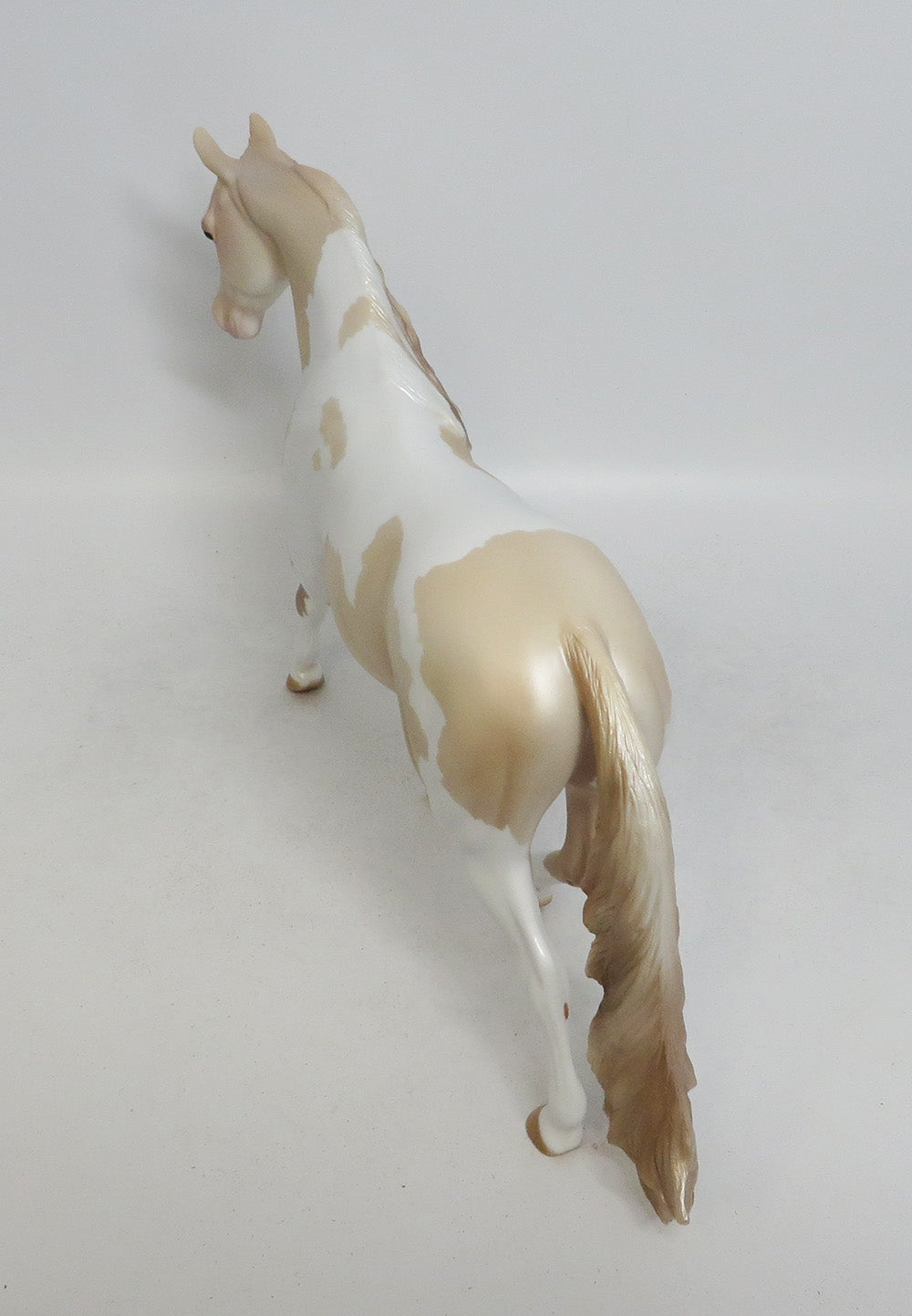 TEN SLEEP-LE-4 CHAMPAGNE PINTO PONY MODEL HORSE 10/12/18