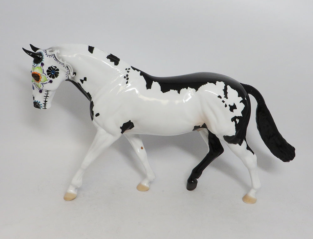 ELADRIN-OOAK SUGAR SKULL BLAKC PAINT WITH JEWELS MM 2018