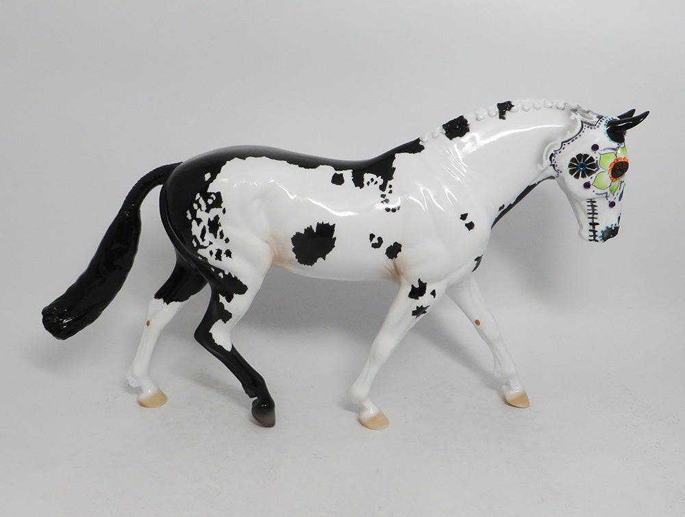 ELADRIN-OOAK SUGAR SKULL BLAKC PAINT WITH JEWELS MM 2018