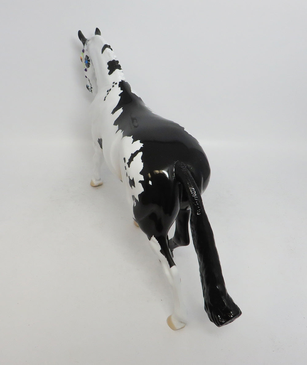 ELADRIN-OOAK SUGAR SKULL BLAKC PAINT WITH JEWELS MM 2018