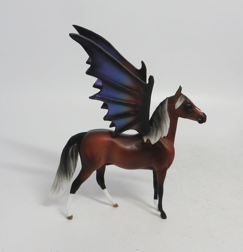 VINCENT GRIFFITH- OOAK MORGAN BAT CHIP DECORATOR MM 18