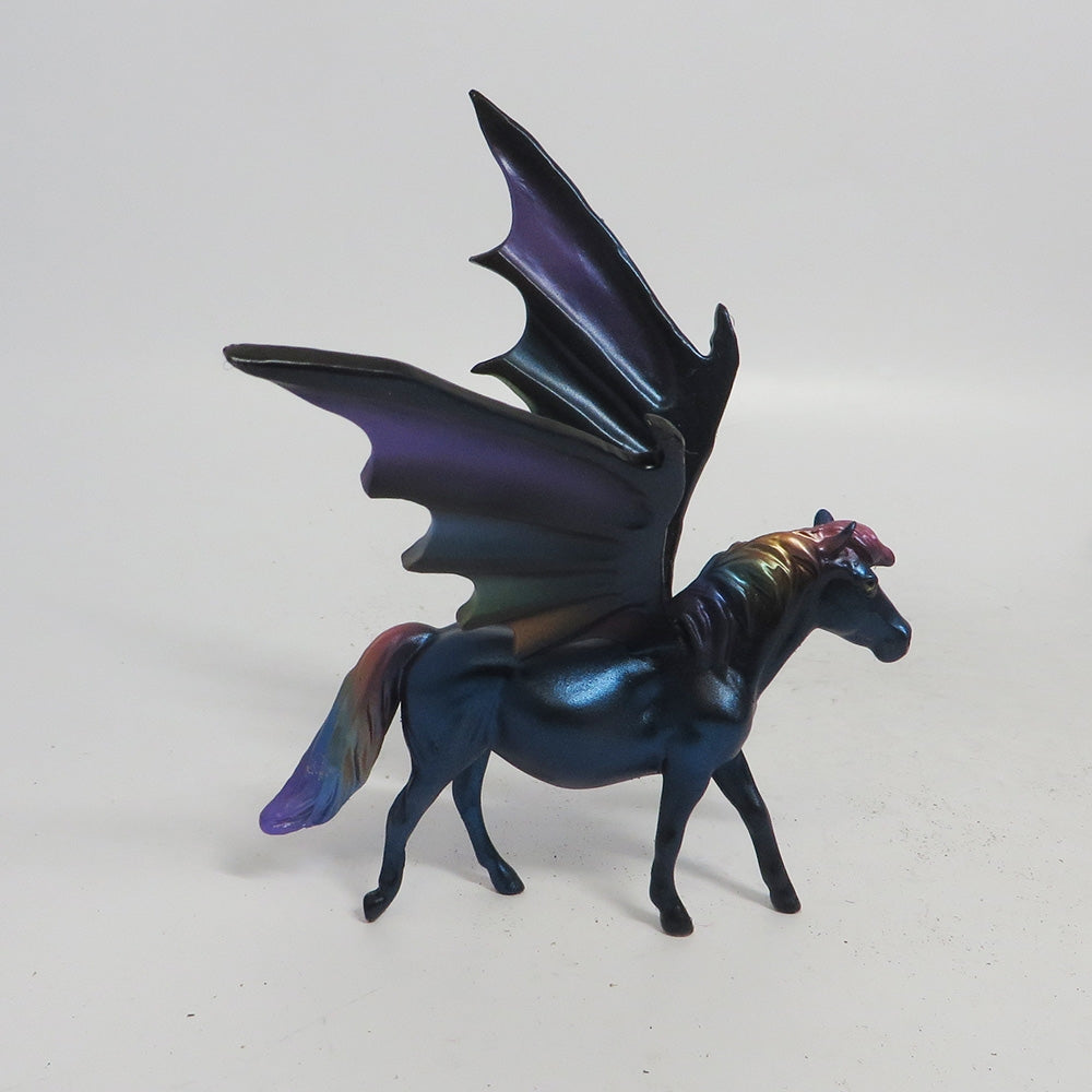 FREYA- OOAK PONY BAT CHIP DECORATOR MM 18