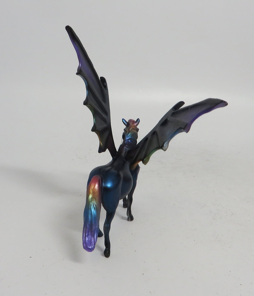 FREYA- OOAK PONY BAT CHIP DECORATOR MM 18